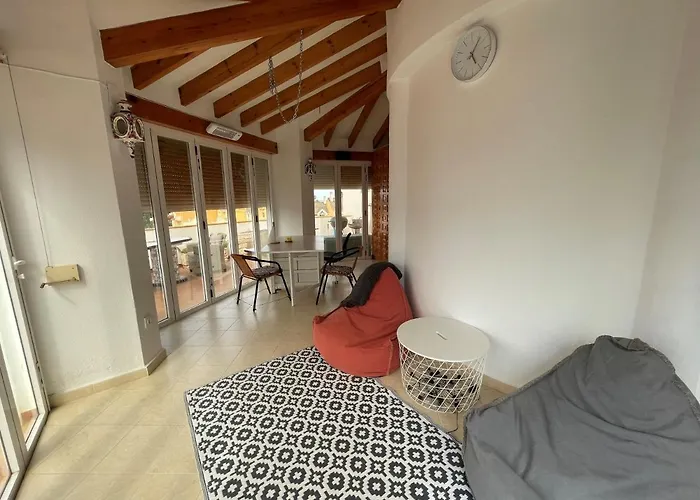 Atico El Retiro 아파트 *